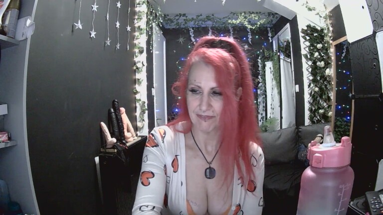 SkySparks's Streamate show and profile