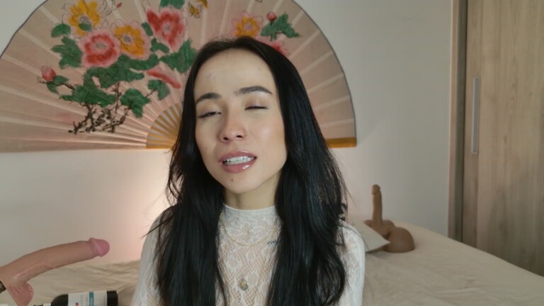 SweetSara33's Streamate show and profile