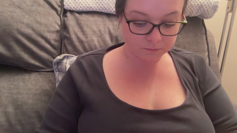 NaughtyWifeUK's Streamate show and profile