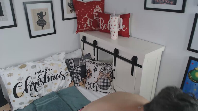 IzzyOnCam's Streamate show and profile