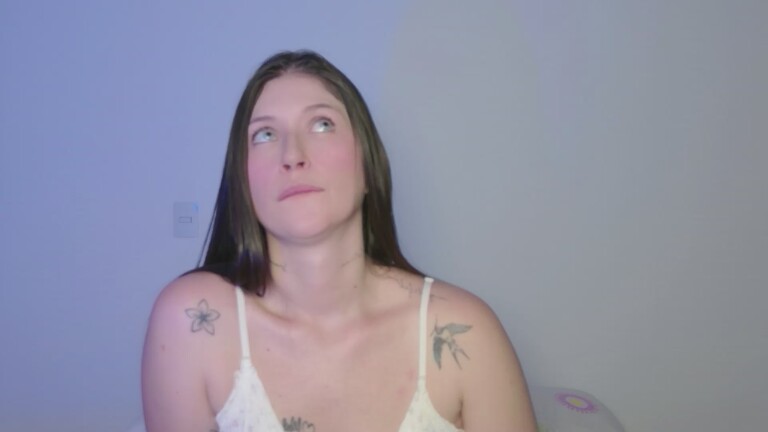 EmmaShaykk's Streamate show and profile