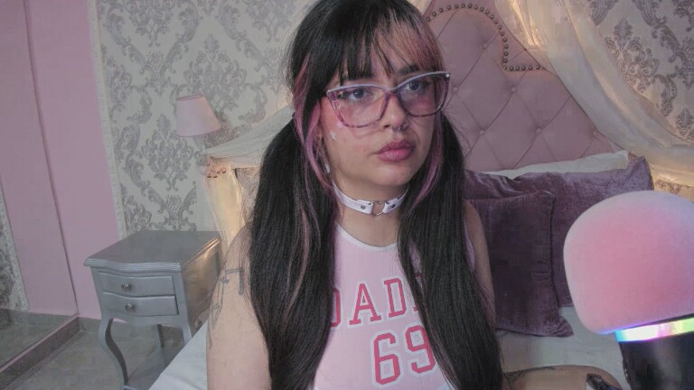 MaddieWaves's Streamate show and profile