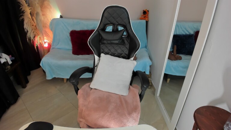 NatalieSaenz29's Streamate show and profile