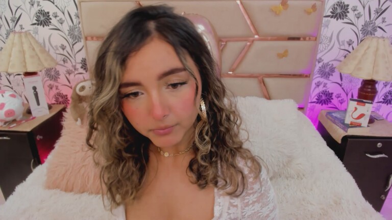 CloeesSuarez's Streamate show and profile