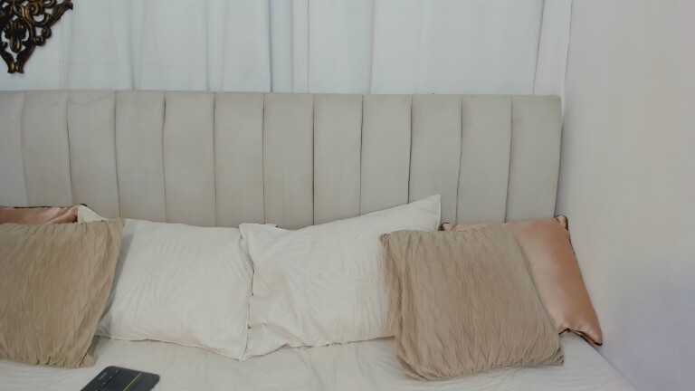 SophiaJohnes's Streamate show and profile