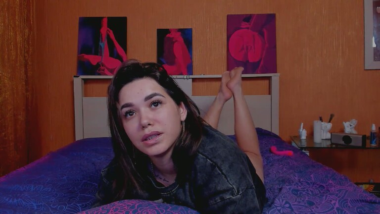 GlamNova's Streamate show and profile