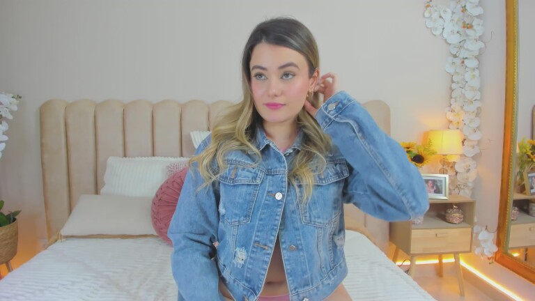 SelenaMontreall's Streamate show and profile