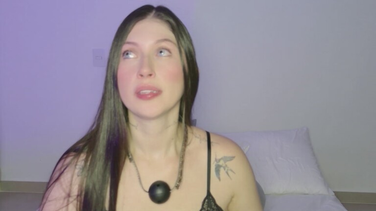 EmmaShaykk's Streamate show and profile