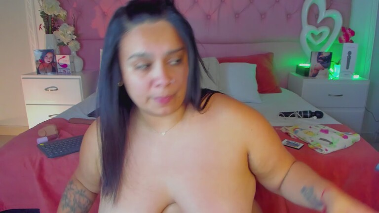 Nina_Lisboah's Streamate show and profile