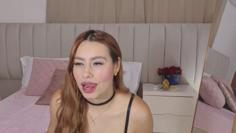 SophiaJohnes's Streamate show and profile