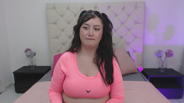 LalaMilan's Streamate show and profile