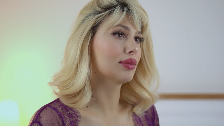 AdelineKing's Streamate show and profile