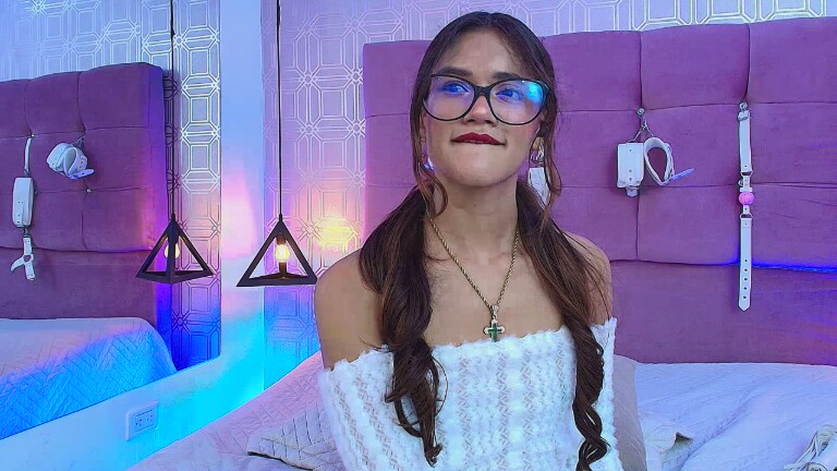 Lilith_Suarez's Streamate show and profile