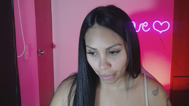 LATINA_BIG_CLITXXX's Streamate show and profile