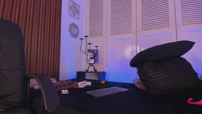 Emiilycollins18's Streamate show and profile