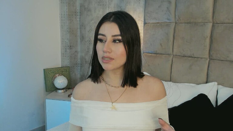 Ginebra_Belucci's Streamate show and profile