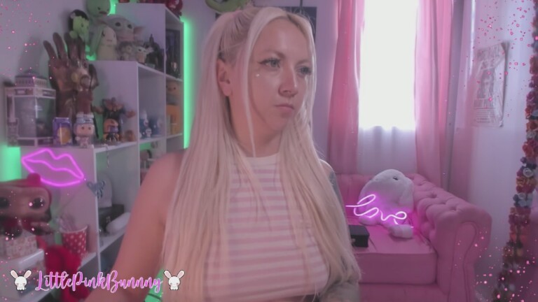 LittlePinkBunnny's Streamate show and profile