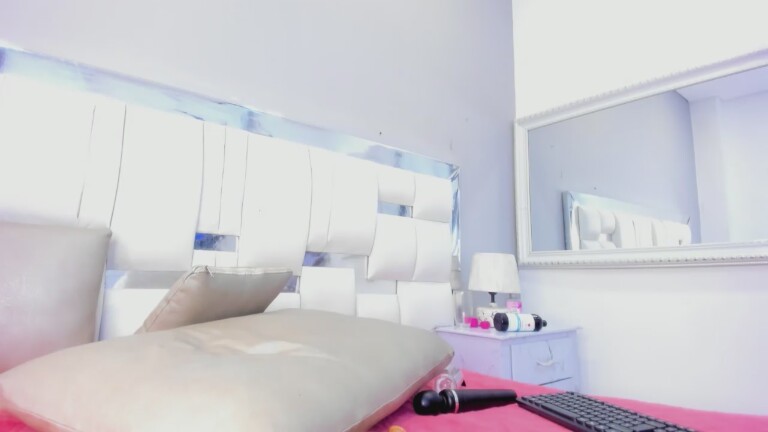 EvaJohhnss's Streamate show and profile