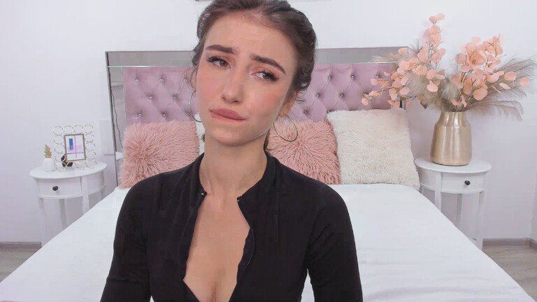 SarahTray's Streamate show and profile