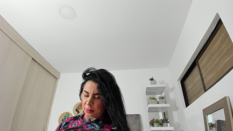 ScarletLyn's Streamate show and profile