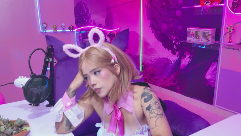 SariMiller's Streamate show and profile