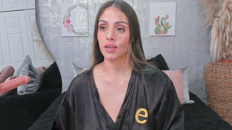 SaraBacker's Streamate show and profile