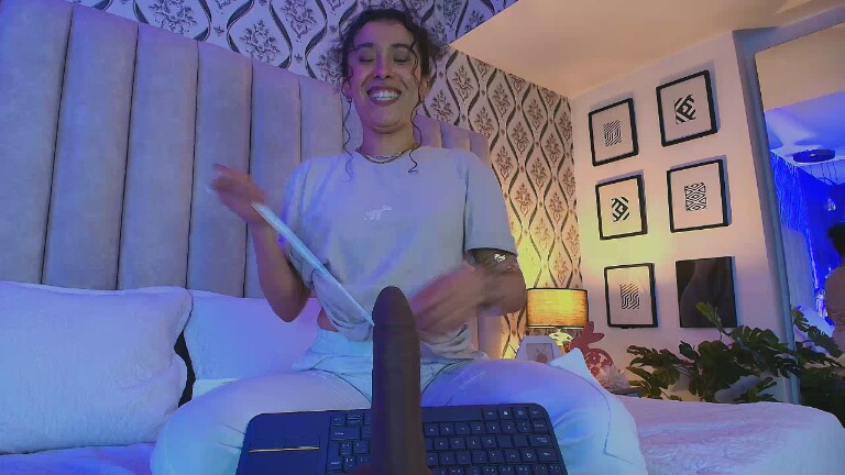 Emma_Lunny's Streamate show and profile