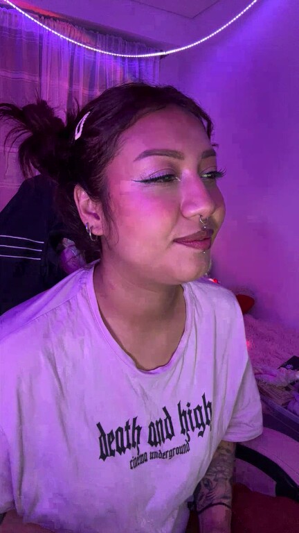 Ameliees's Streamate show and profile