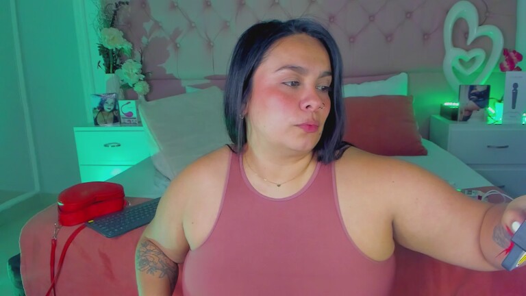 Nina_Lisboah's Streamate show and profile