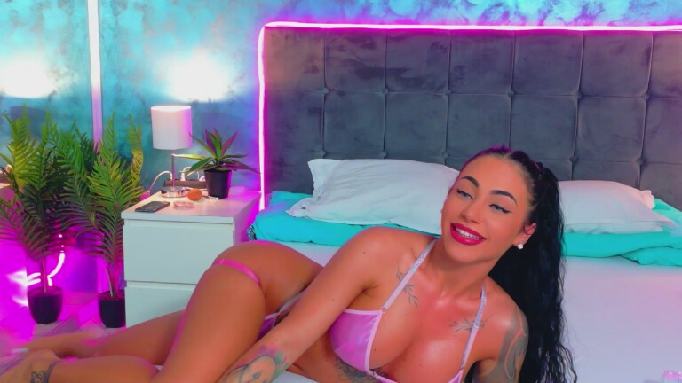 Hazzell's Streamate show and profile