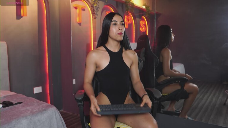 JuliaLaurent's Streamate show and profile