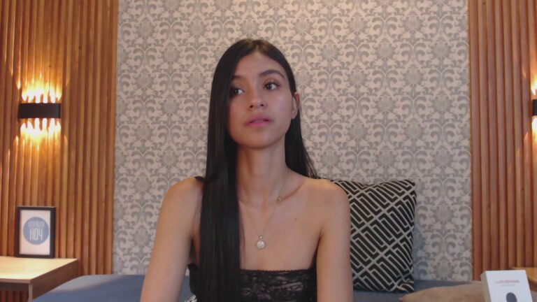 Charlotte_18's Streamate show and profile