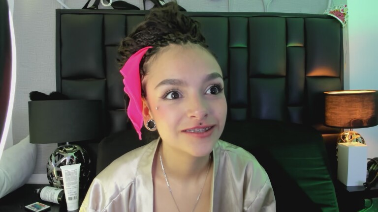 MarietteJones's Streamate show and profile