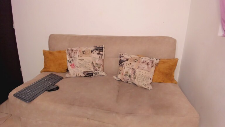 AliceeSecret's Streamate show and profile