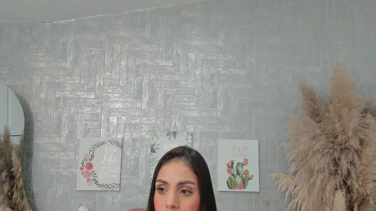 SaraBacker's Streamate show and profile