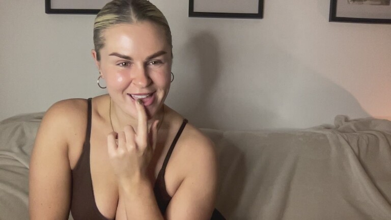 ClaraXVale's Streamate show and profile