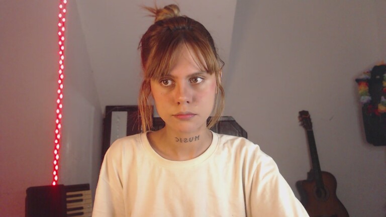 VictoriaDinucci's Streamate show and profile