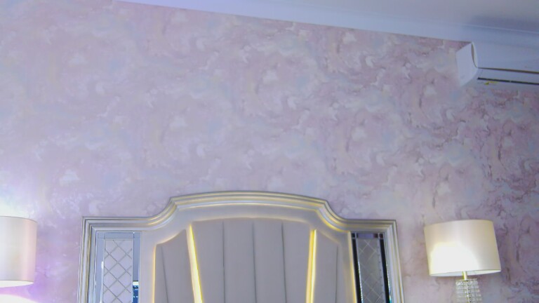 Issadorra's Streamate show and profile