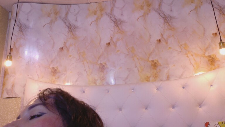 Sofia_Faces's Streamate show and profile