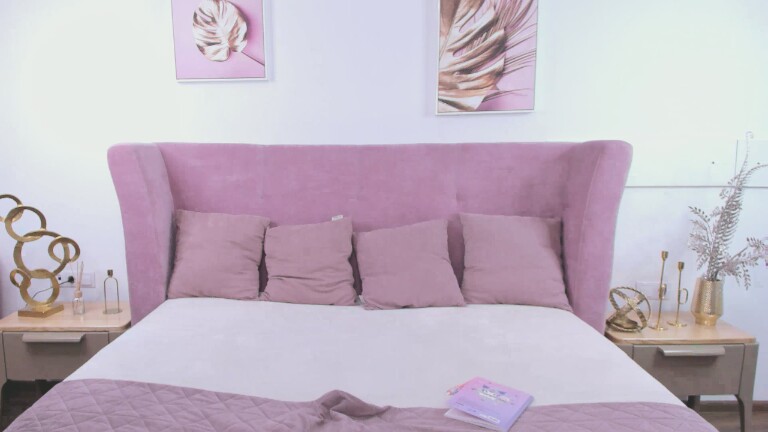 DemiLinda's Streamate show and profile