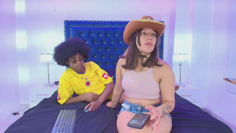 Crystalxx69's Streamate show and profile