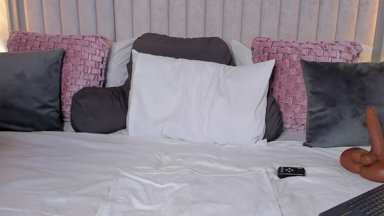 GraceeSwift's Streamate show and profile