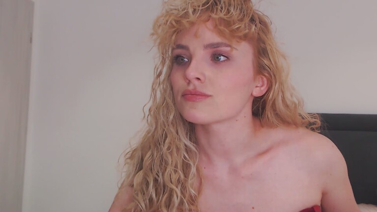 EVYE's Streamate show and profile