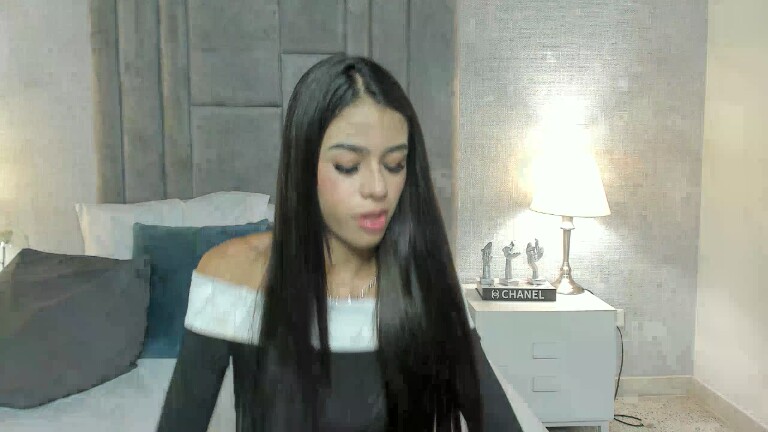 ZairaAbad's Streamate show and profile