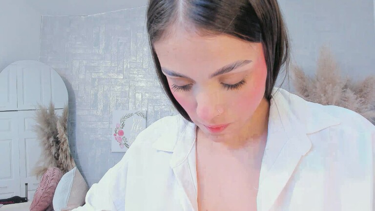 SaraBacker's Streamate show and profile