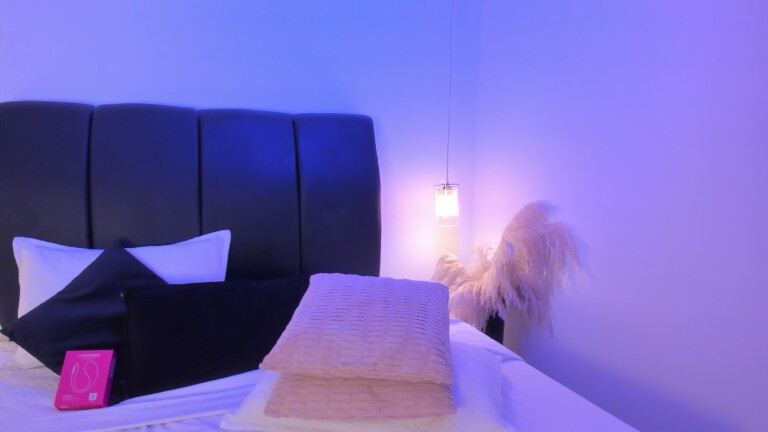 Chloe_Scoot's Streamate show and profile