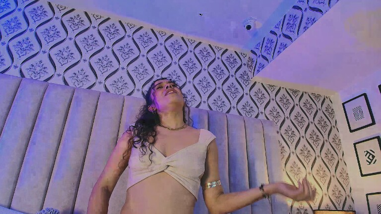 Emma_Lunny's Streamate show and profile