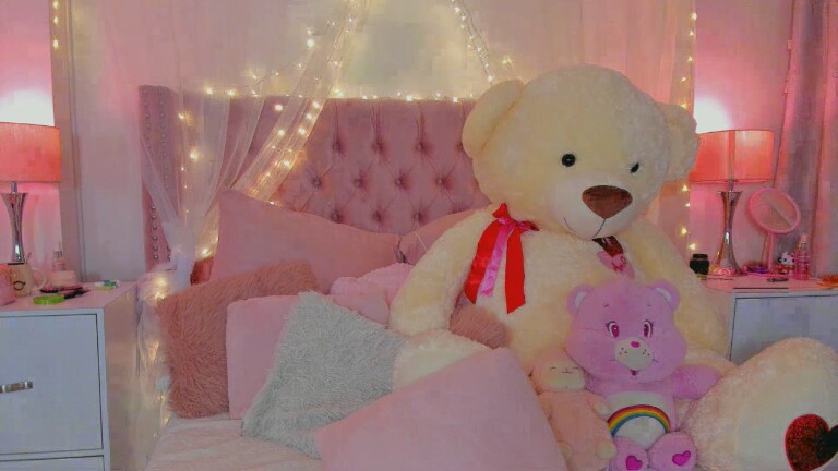 AlexandraWinterr's Streamate show and profile