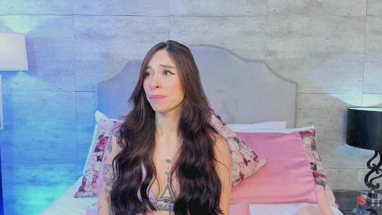 TaniaKatts's Streamate show and profile