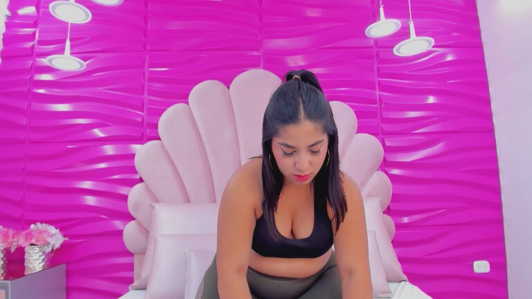 SophieLanne's Streamate show and profile